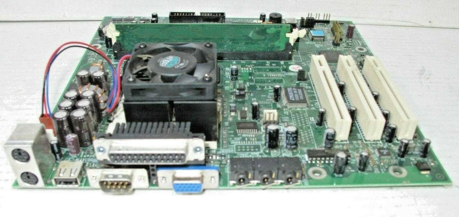 E-MACHINES 111376 ANAHEIM2 MOTHERBOARD + SL46U CELERON CPU + 32MB RAM