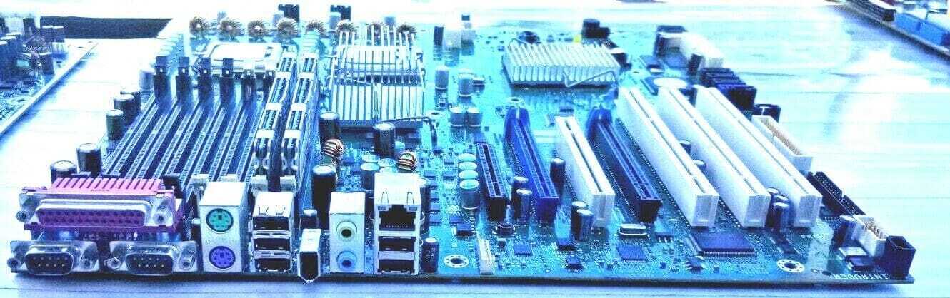 Dell 0RW199 MOTHERBOARD WITH DUAL 2.0GHz XEON SLAGC & SLAP2 CPU's + 2GB RAM