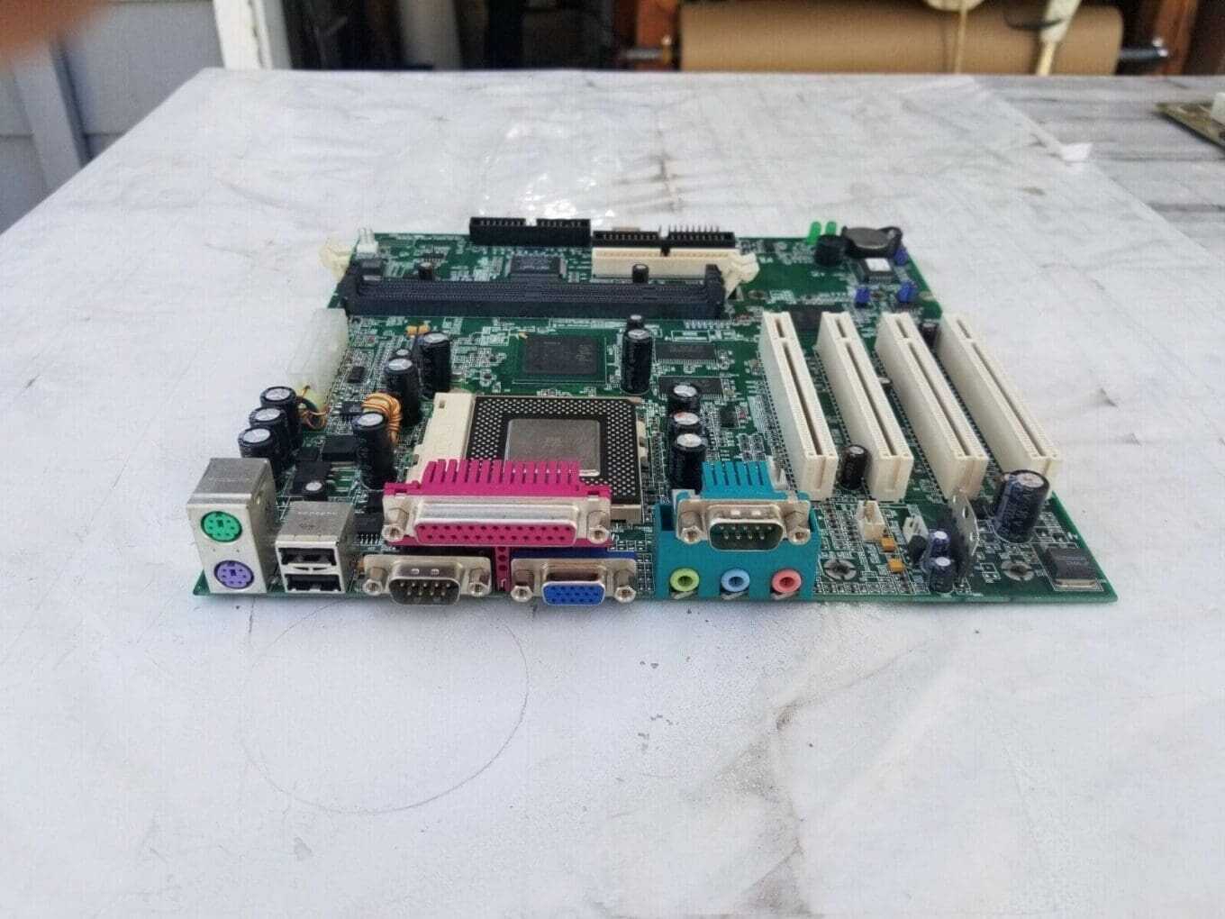 PWA-Hendrix 010697-101 Motherboard + INTEL CELERON 500MHz SL3FY CPU