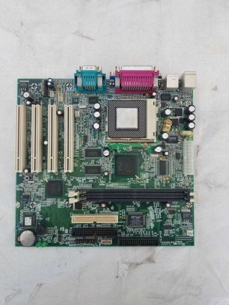 PWA-Hendrix 010697-101 Motherboard + INTEL CELERON 500MHz SL3FY CPU