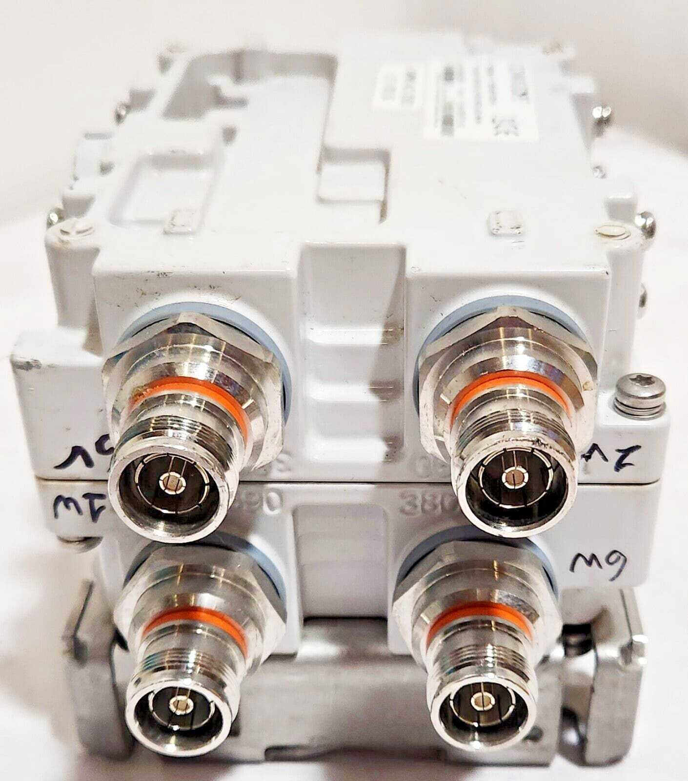 CommScope CBC426T-DS-43 Twin Diplexer 380-960MHz/1695-2690MHz + MOUNTING BRACKET