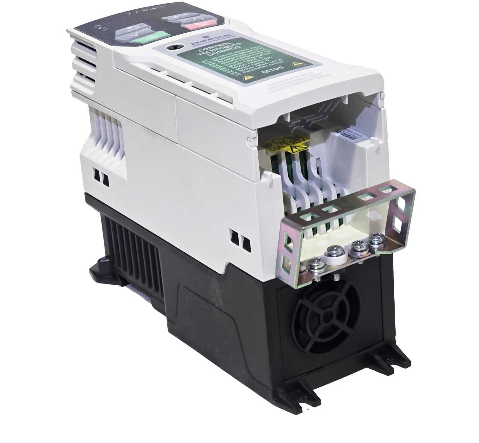 EMERSON CONTROL TECHNIQUES M100-021 00042 A / M100 UNIDRIVE 1HP 100-120V IN USNP