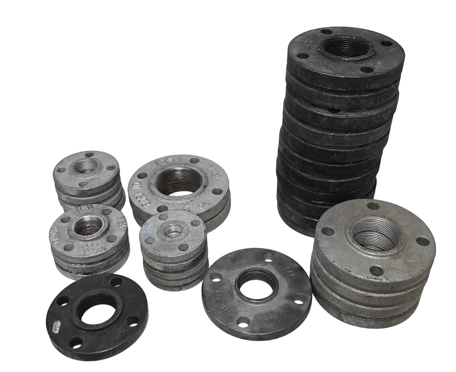 LOT 0F 31 THREADED STEEL 4 HOLE PIPE FLANGES 3", 2-1/2", 2", 1-1/2", 1-1/4", 1"