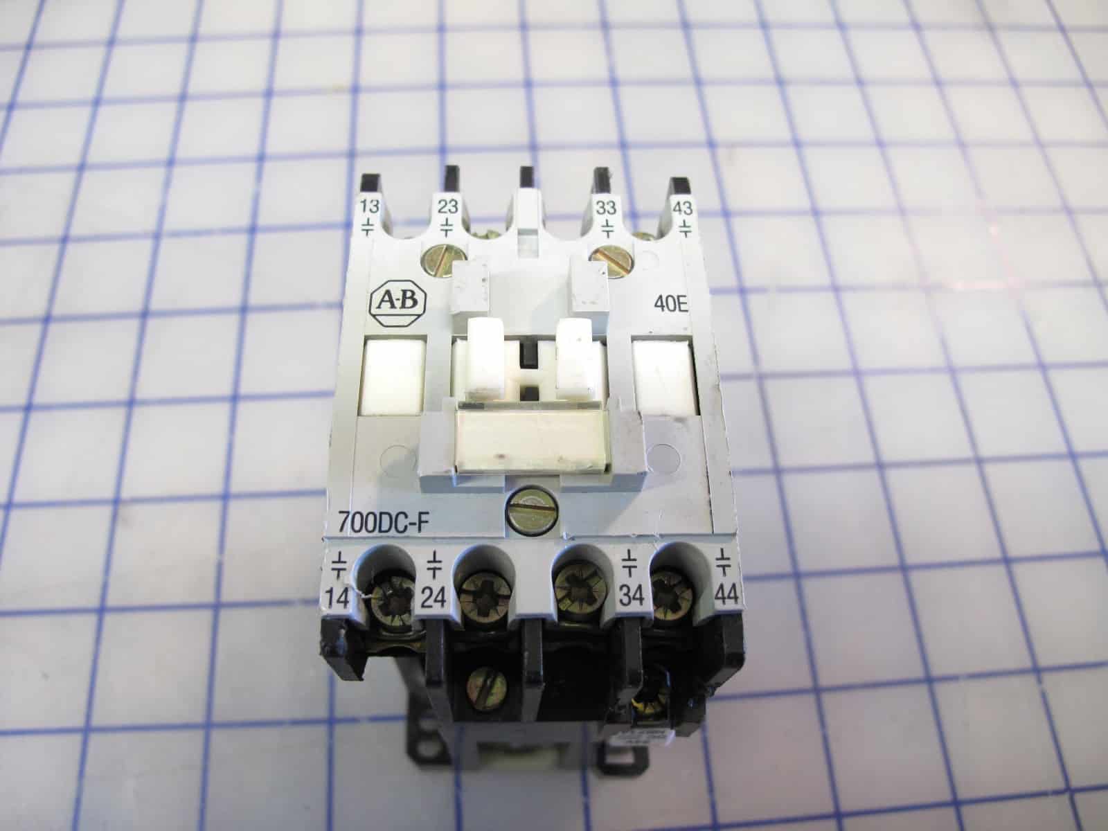 Allen Bradley Control Relay, 700DC-F400*, Ser. C, 24VDC Coil
