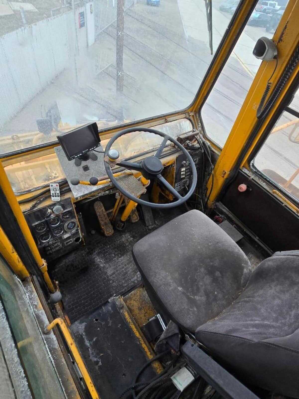 Michigan M-280C Heavy-Duty Wheel Pusher Railcar Mover - Running Condition